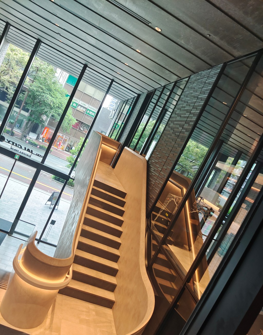 The perfect fusion of woodworking and modern architecture: Discover Hotel JAL City Fukuoka&nbsp;Tenjin